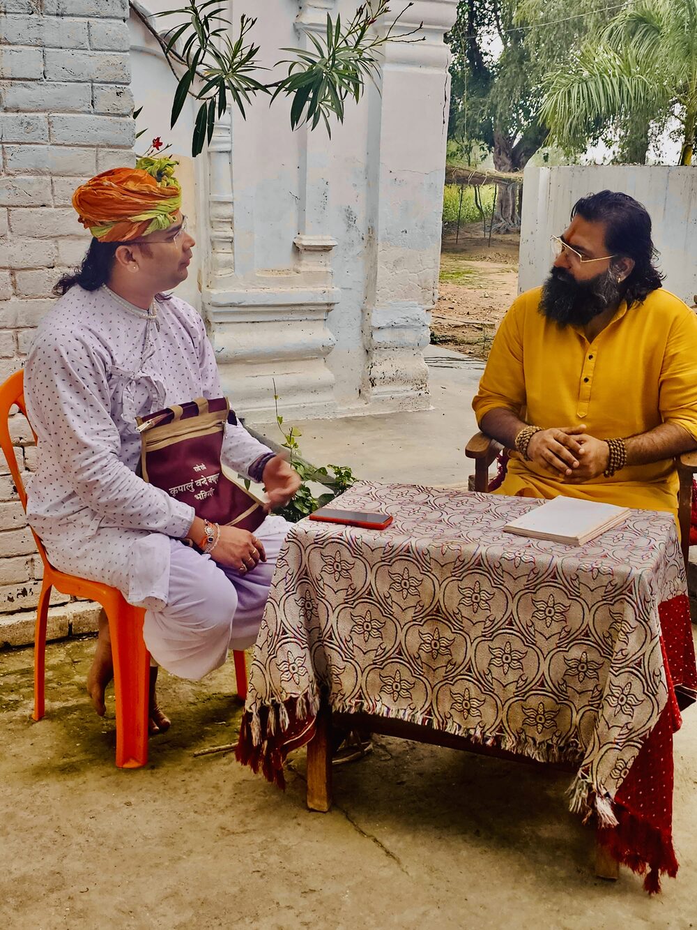 कबीर जी महाराज — गहन संवाद, विचार से व्यवस्था तक की दिशा पर चर्चा