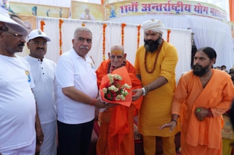 कबीर जी महाराज — अंतर्राष्ट्रीय योग महोत्सव में सम्मान समारोह